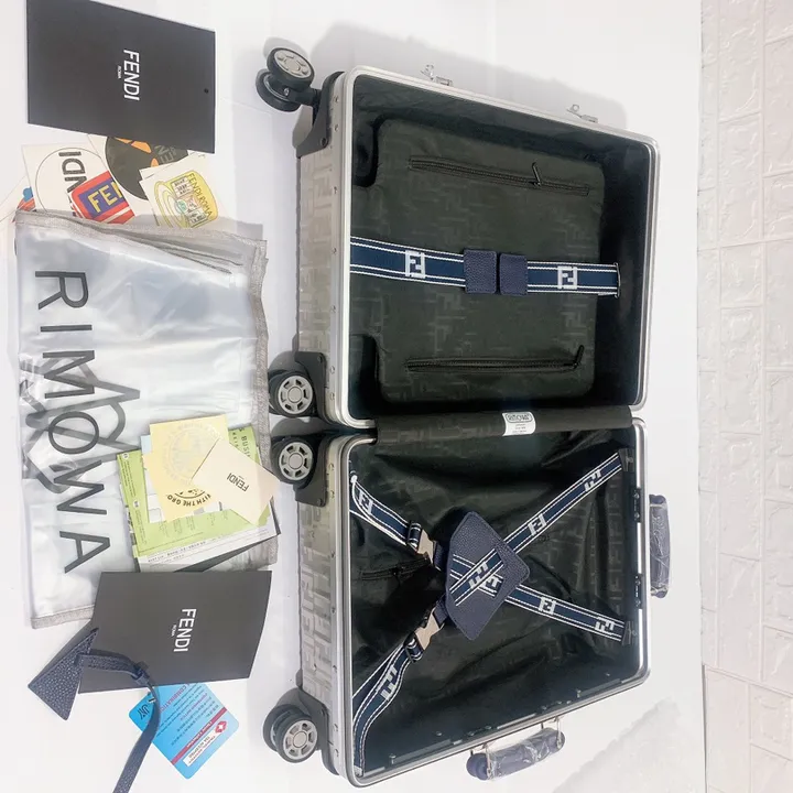 スーパーコピー フェンディ スーツケース