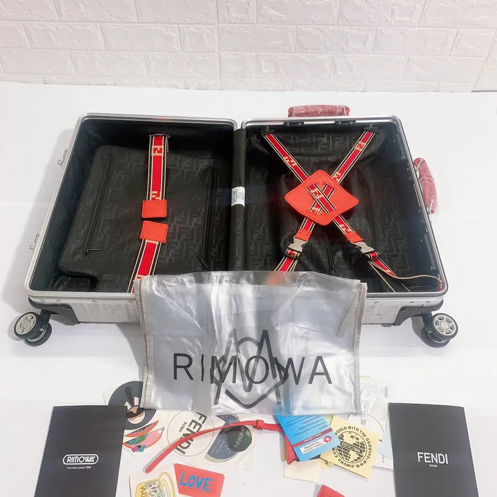 スーパーコピー フェンディ スーツケース