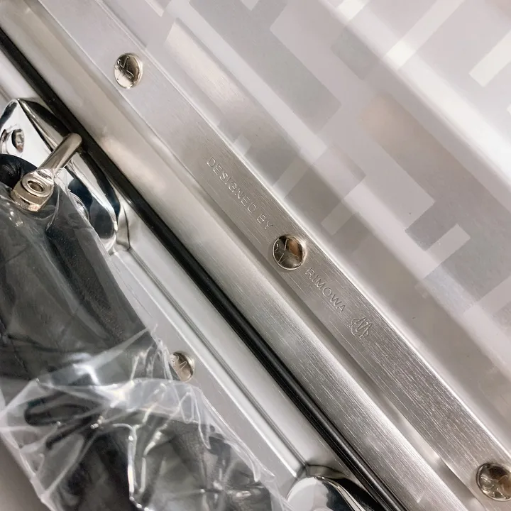 スーパーコピー フェンディ スーツケース