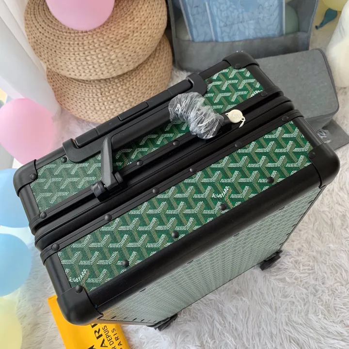 スーパーコピー フェンディ スーツケース