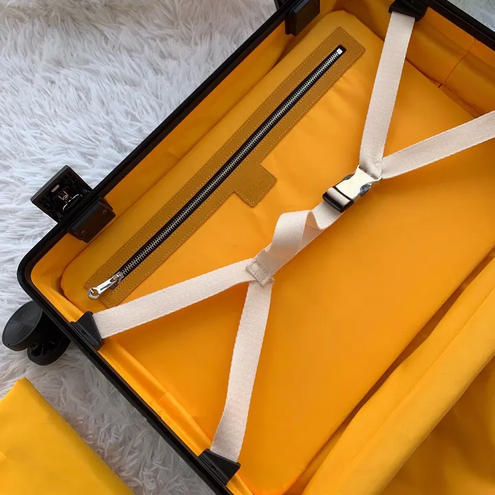 スーパーコピー フェンディ スーツケース