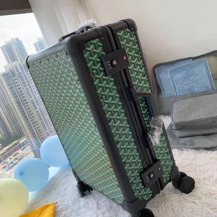 スーパーコピー フェンディ スーツケース