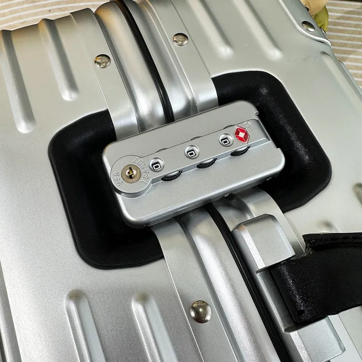 スーパーコピー リモワ スーツケース