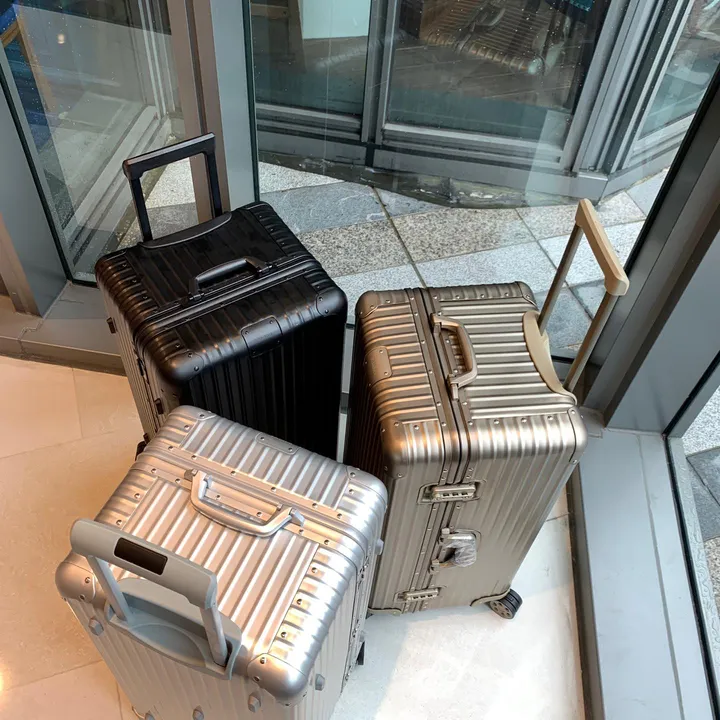 スーパーコピー リモワ スーツケース
