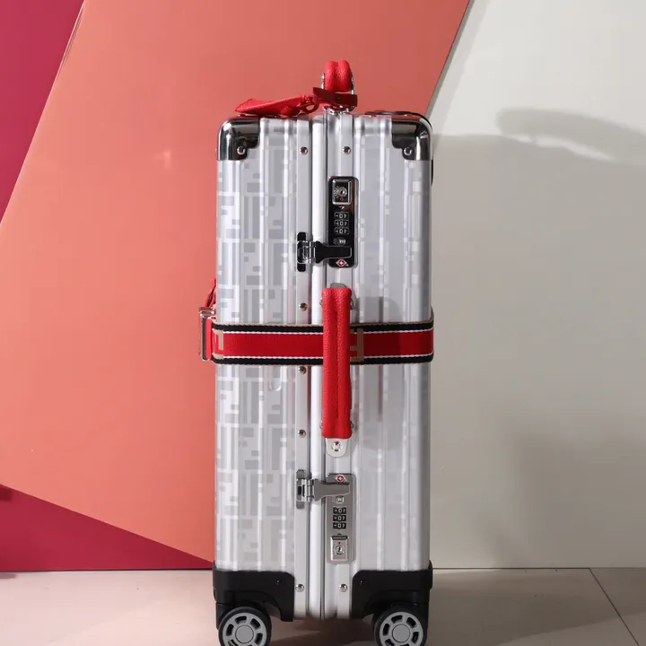 スーパーコピー フェンディ スーツケース