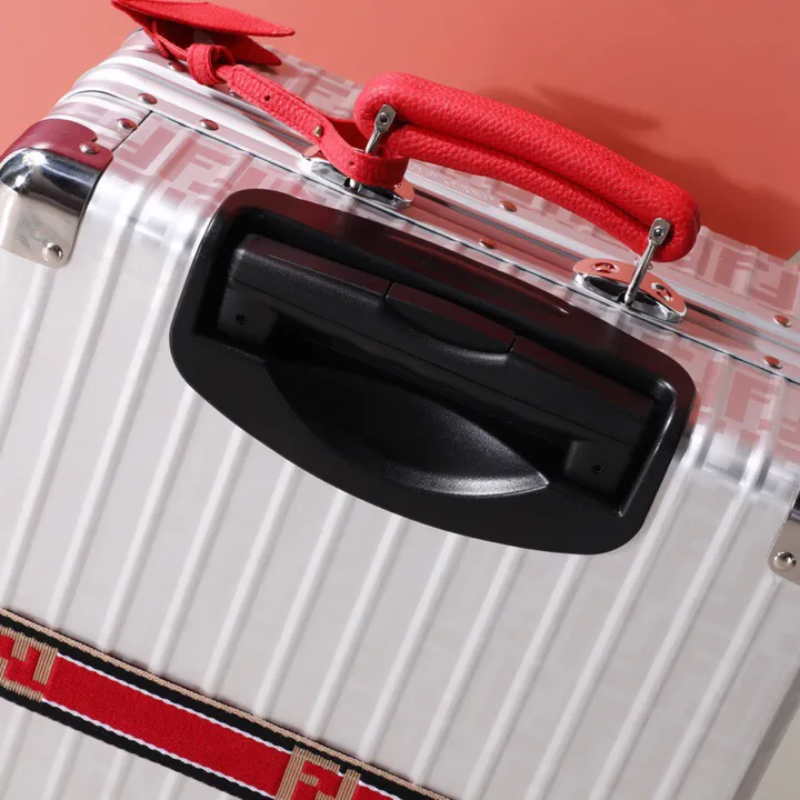 スーパーコピー フェンディ スーツケース