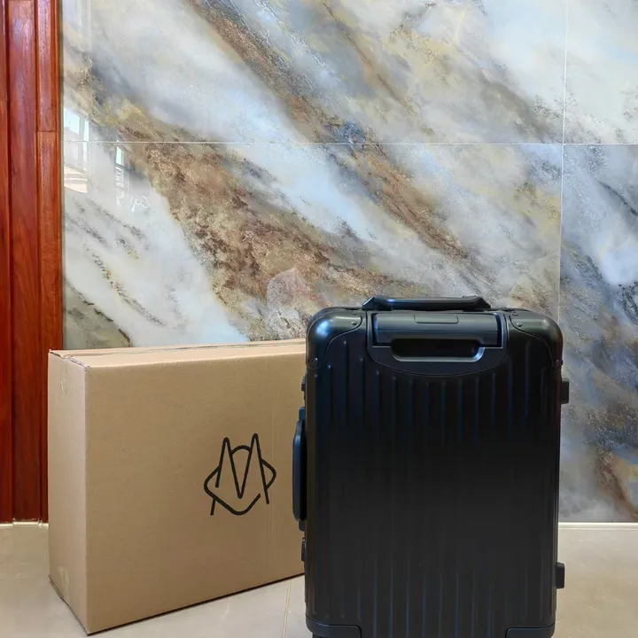 スーパーコピー リモワ スーツケース