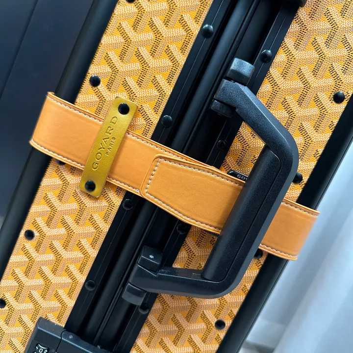 スーパーコピー フェンディ スーツケース