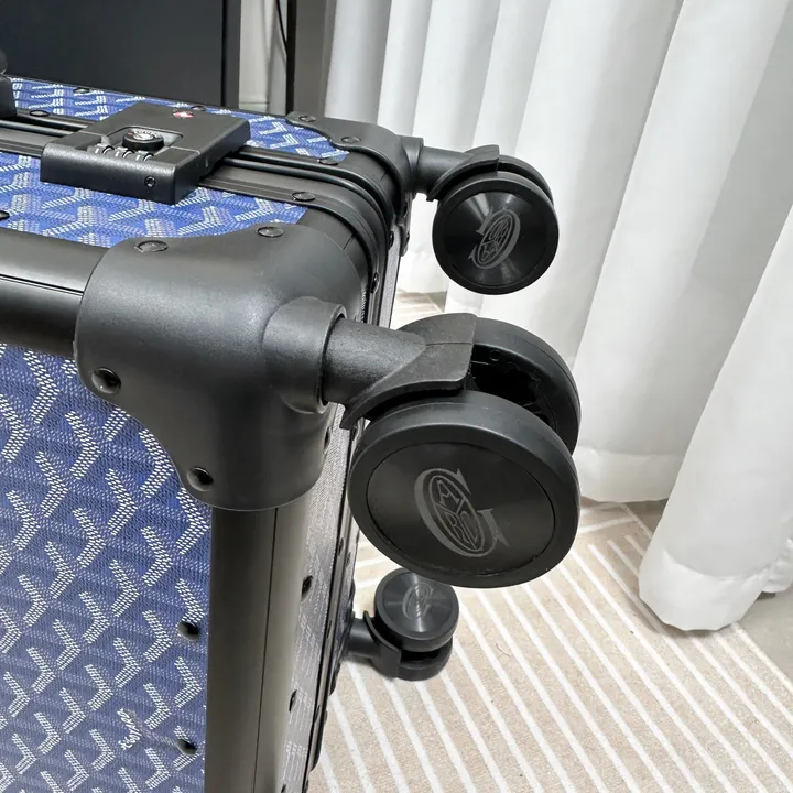 スーパーコピー フェンディ スーツケース