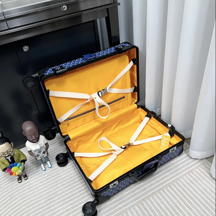 スーパーコピー フェンディ スーツケース