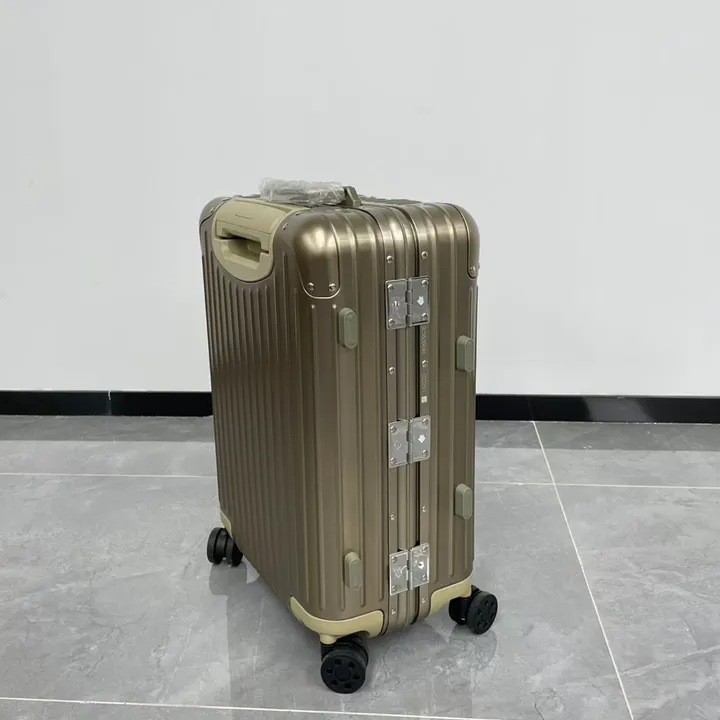 スーパーコピー リモワ スーツケース