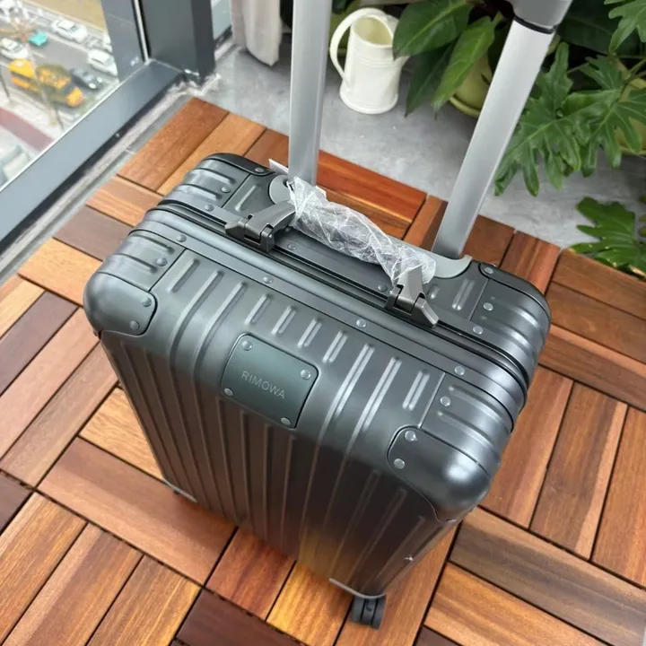 スーパーコピー リモワ スーツケース