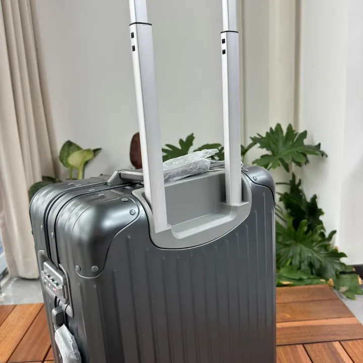 スーパーコピー リモワ スーツケース