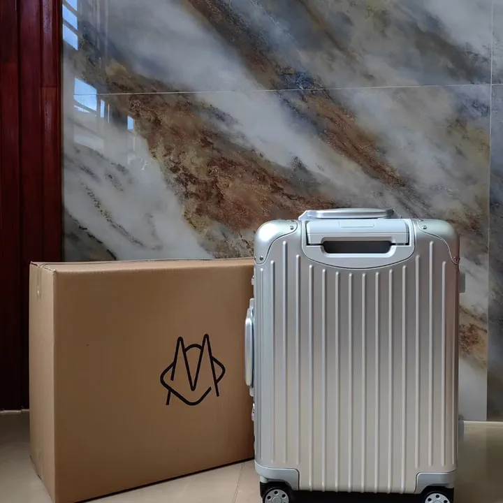 スーパーコピー リモワ スーツケース