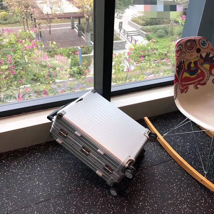 スーパーコピー リモワ スーツケース