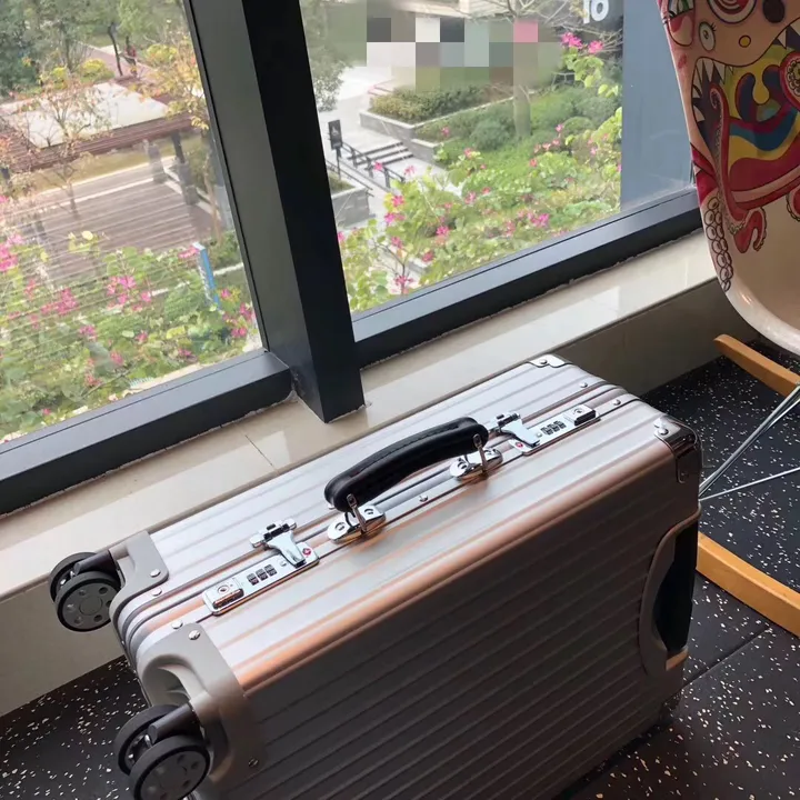 スーパーコピー リモワ スーツケース