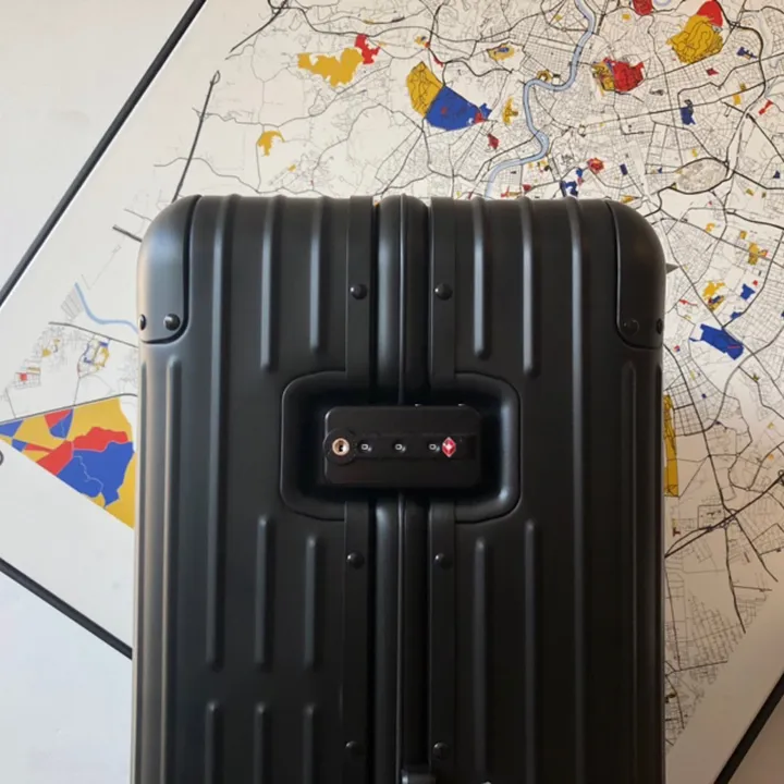 スーパーコピー リモワ スーツケース