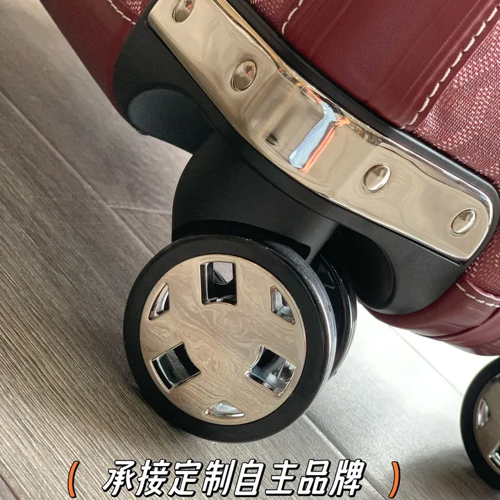 スーパーコピー フェンディ スーツケース