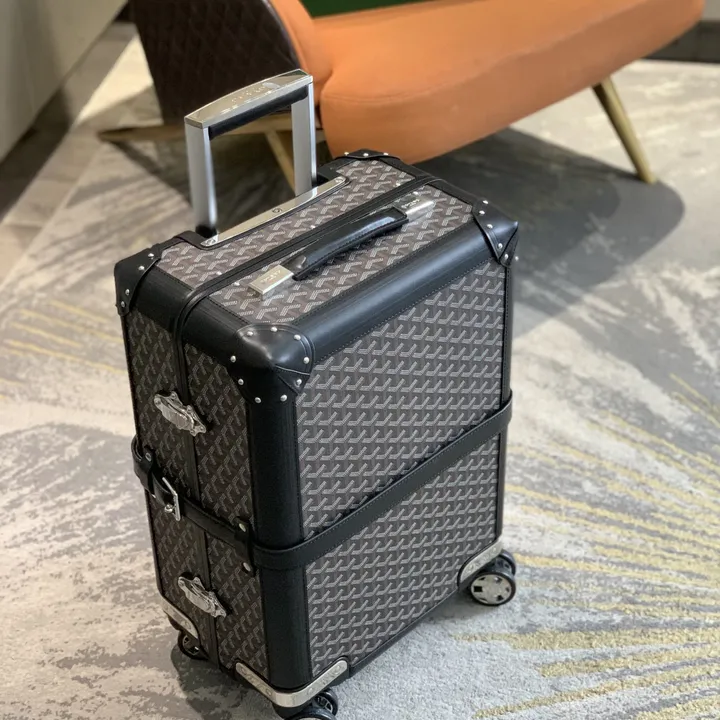 スーパーコピー フェンディ スーツケース