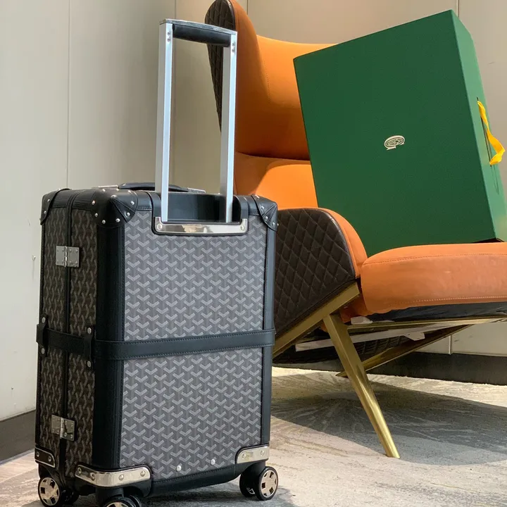 スーパーコピー フェンディ スーツケース