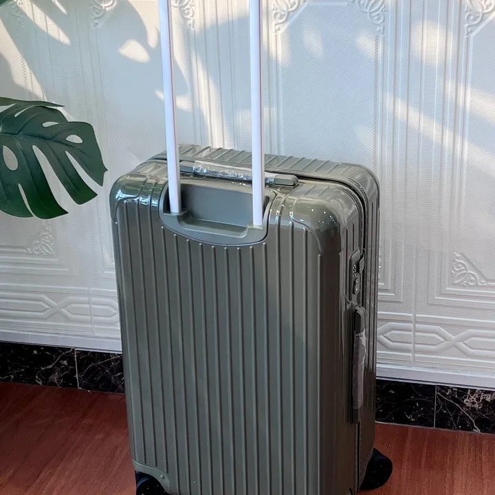 スーパーコピー リモワ スーツケース