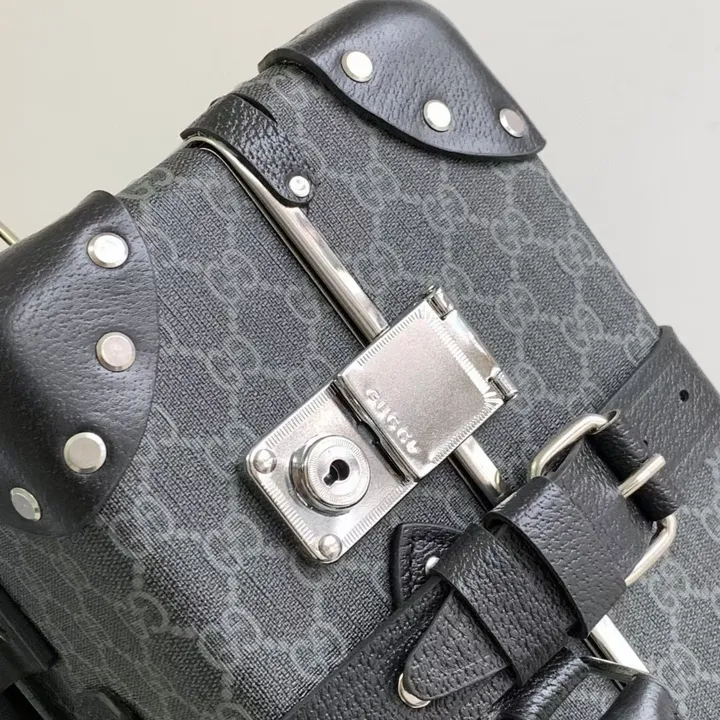 スーパーコピー グッチ スーツケース