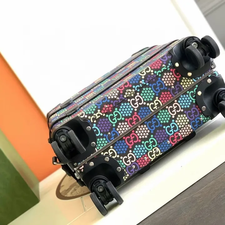 スーパーコピー グッチ スーツケース