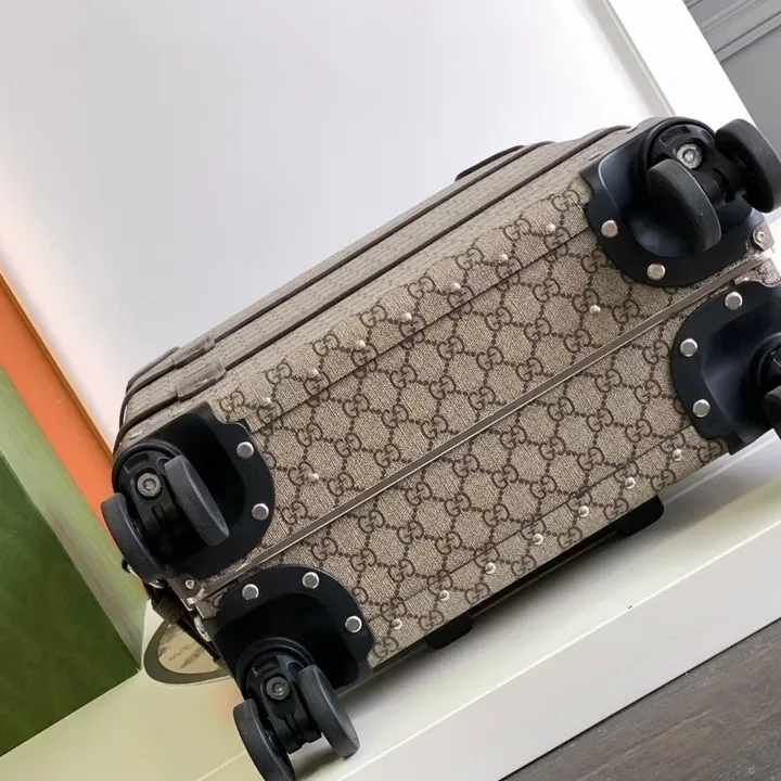 スーパーコピー グッチ スーツケース