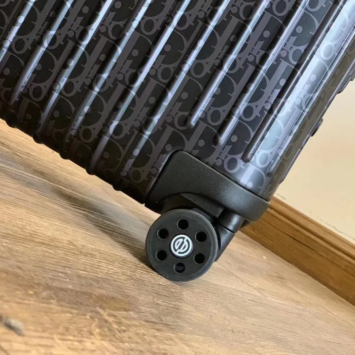 スーパーコピー リモワ スーツケース