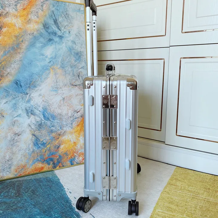 スーパーコピー リモワ スーツケース