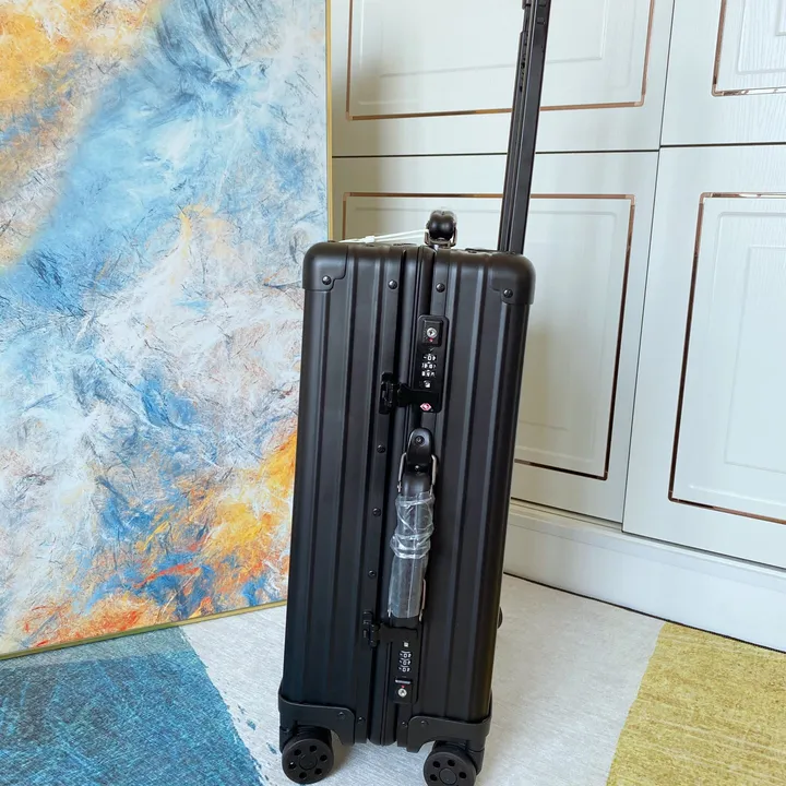 スーパーコピー リモワ スーツケース