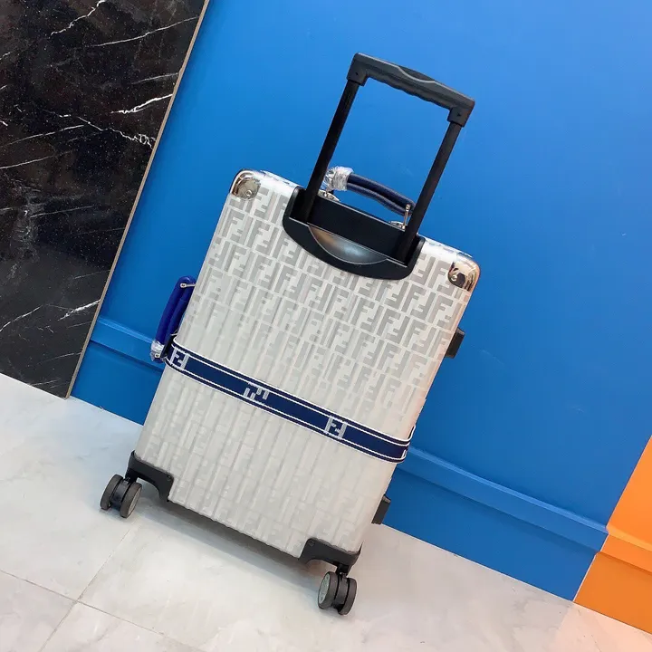 スーパーコピー リモワ スーツケース