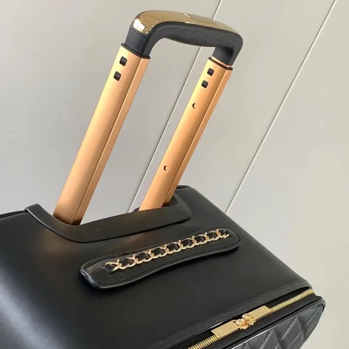 スーパーコピー シャネル スーツケース