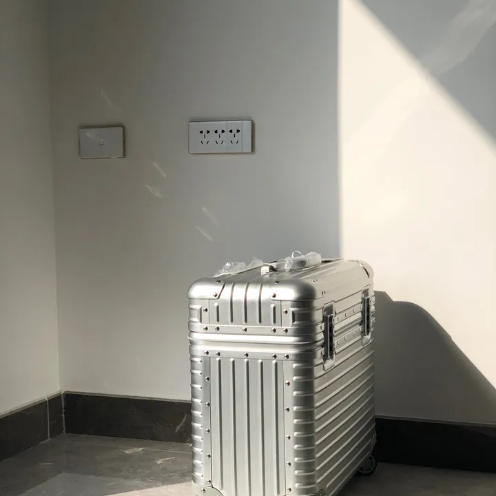 スーパーコピー リモワ スーツケース