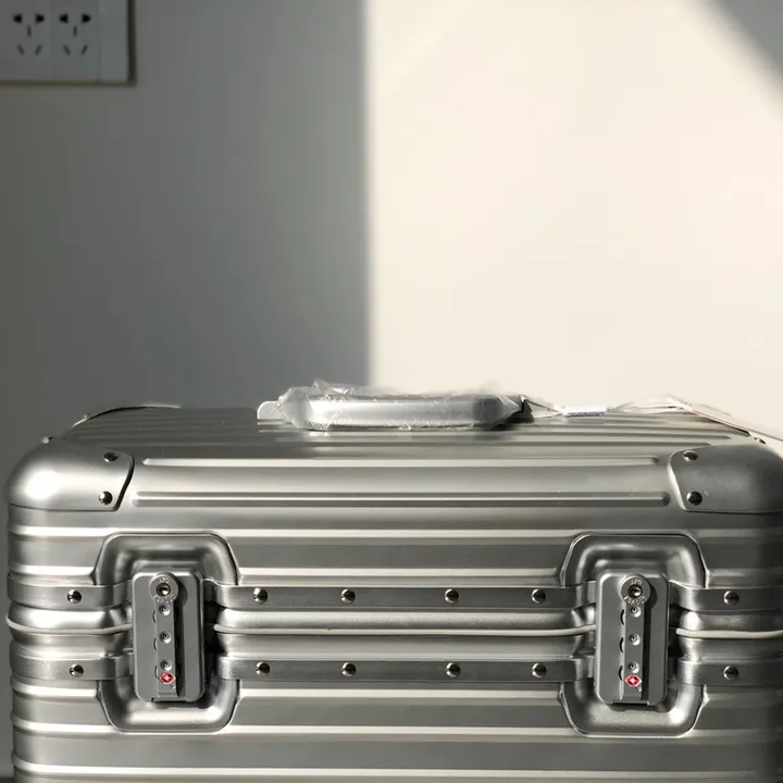 スーパーコピー リモワ スーツケース