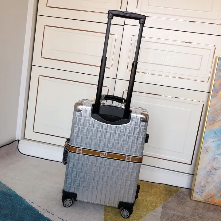 スーパーコピー ディオール スーツケース