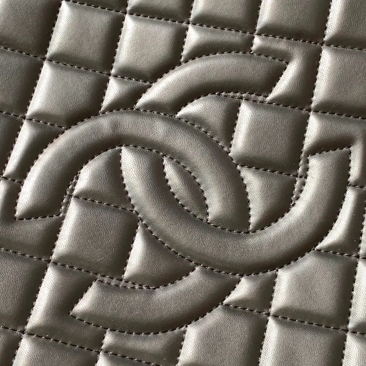 スーパーコピー シャネル スーツケース