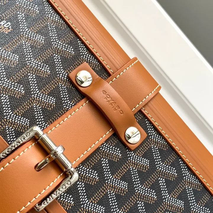 スーパーコピー フェンディ スーツケース