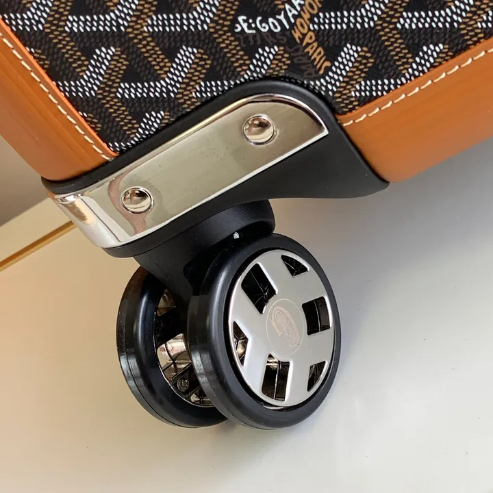 スーパーコピー フェンディ スーツケース