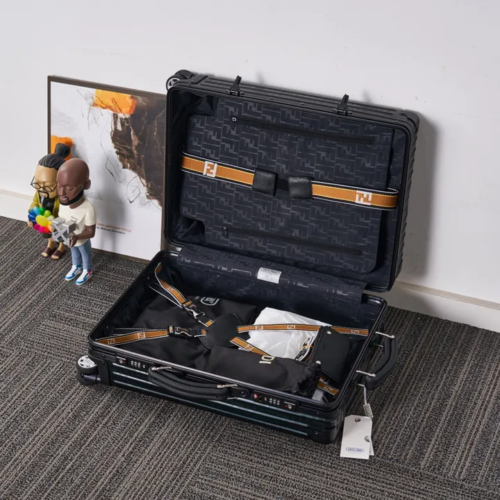 スーパーコピー ディオール スーツケース