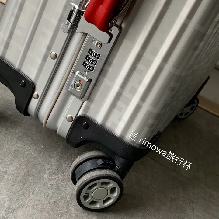 スーパーコピー フェンディ スーツケース