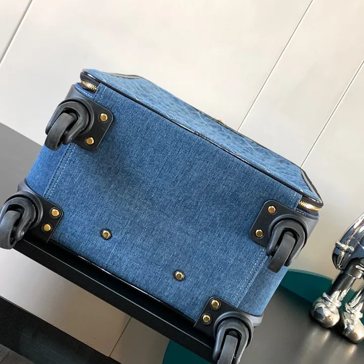 スーパーコピー シャネル スーツケース