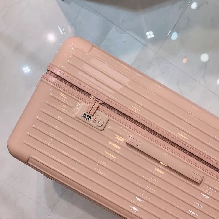 スーパーコピー リモワ スーツケース