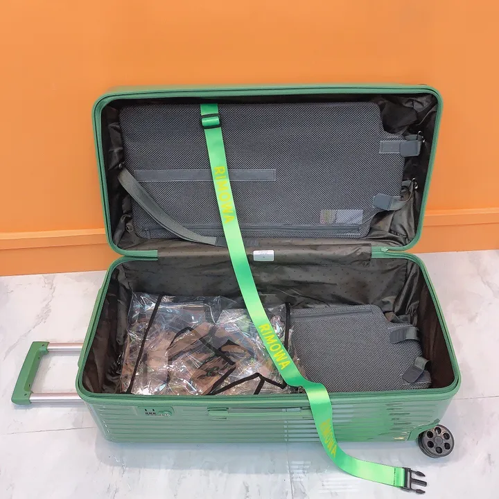 スーパーコピー リモワ スーツケース