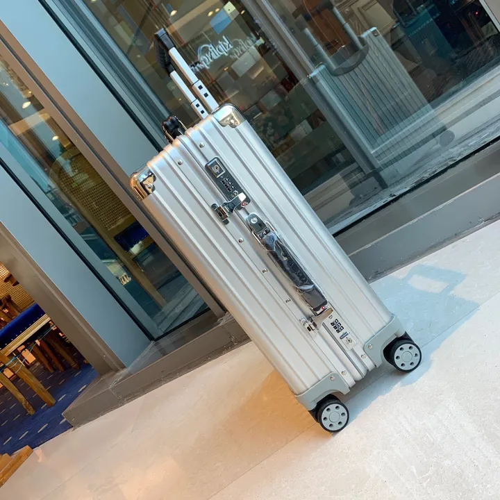 スーパーコピー リモワ スーツケース