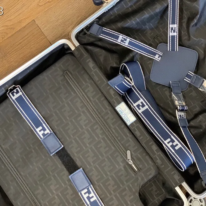 スーパーコピー フェンディ スーツケース