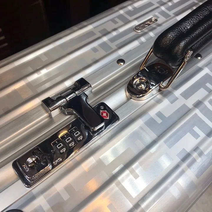 スーパーコピー ディオール スーツケース