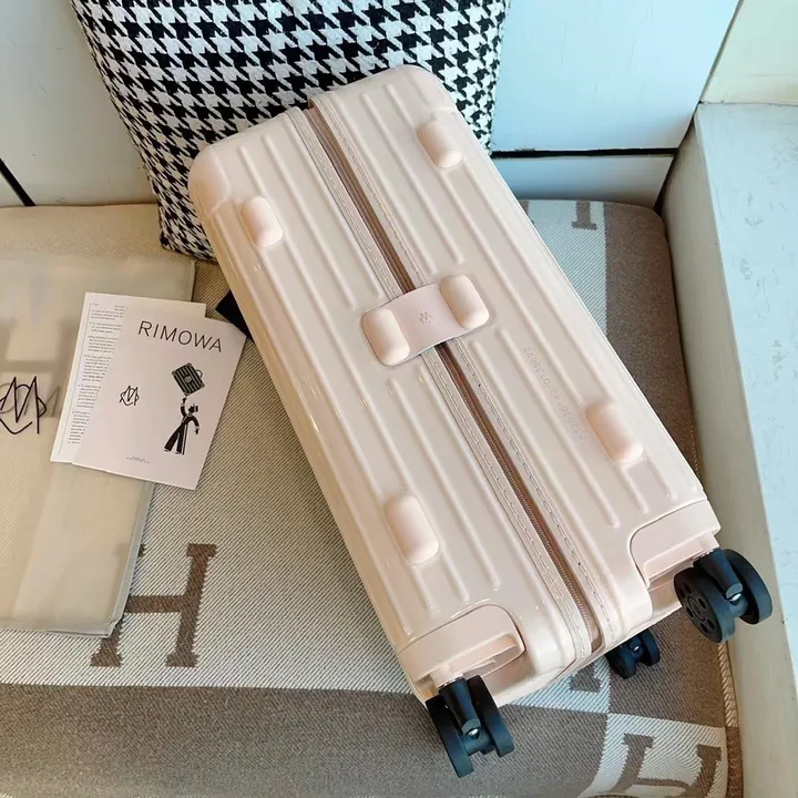 スーパーコピー リモワ スーツケース