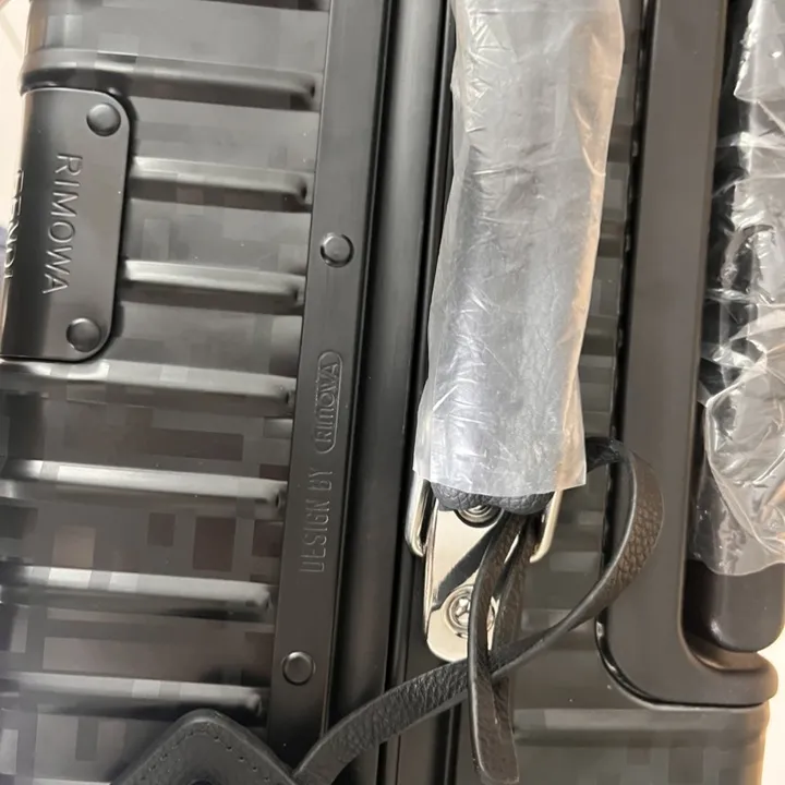 スーパーコピー フェンディ スーツケース