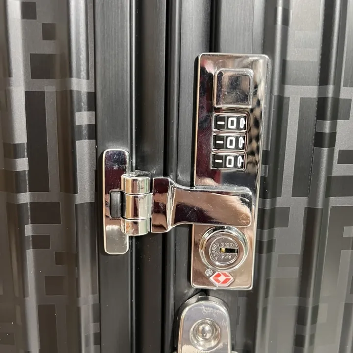 スーパーコピー フェンディ スーツケース